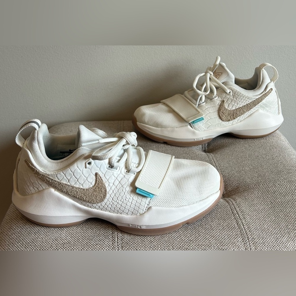 Nike PG 1 Paul George Basketball Sneakers Shoes Youth 4 White Oatmeal 880304-110